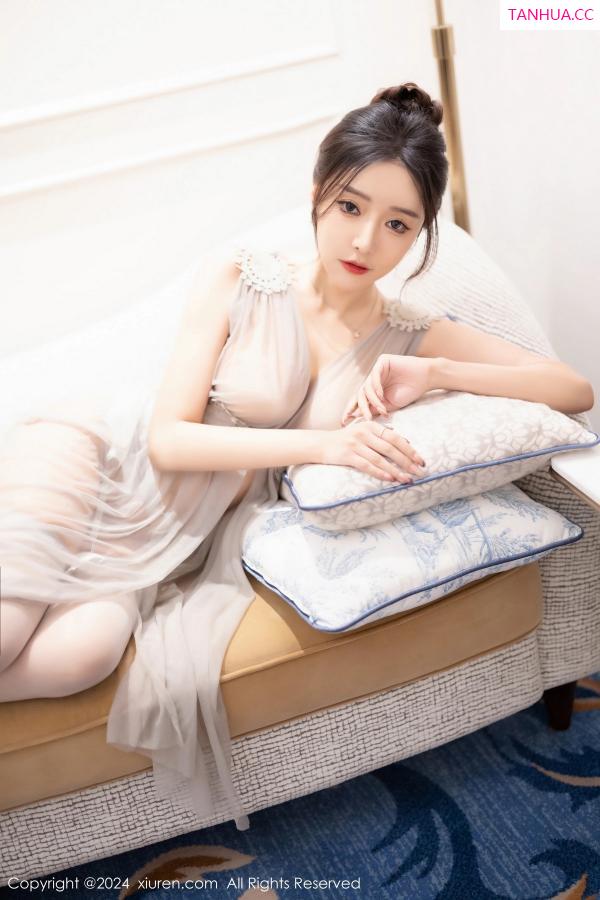 王馨瑶  [XiuRen]高清写真图 2024.01.19 No.7991 王馨瑶yanni 长裙美臀第51张图片